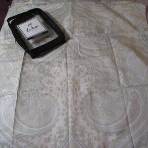 Set of Two Standard ECHO New York Pillow Shams